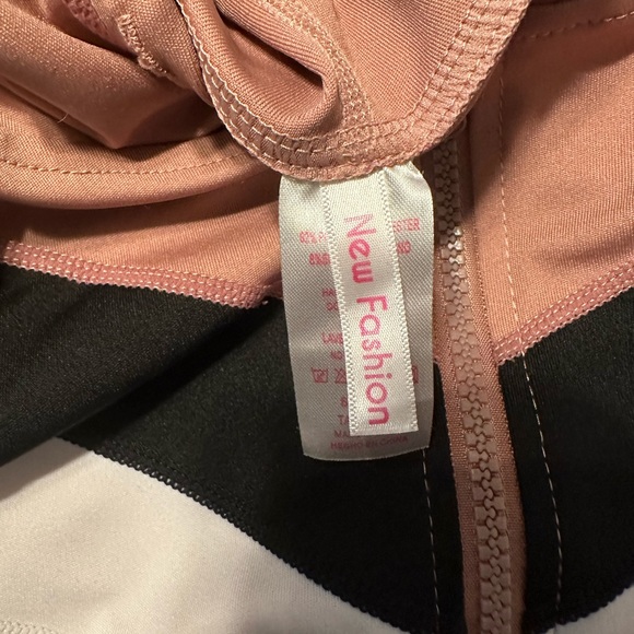 New Fashion Active Wear ( 3 Piece) Large/ XLarge - Picture 10 of 10